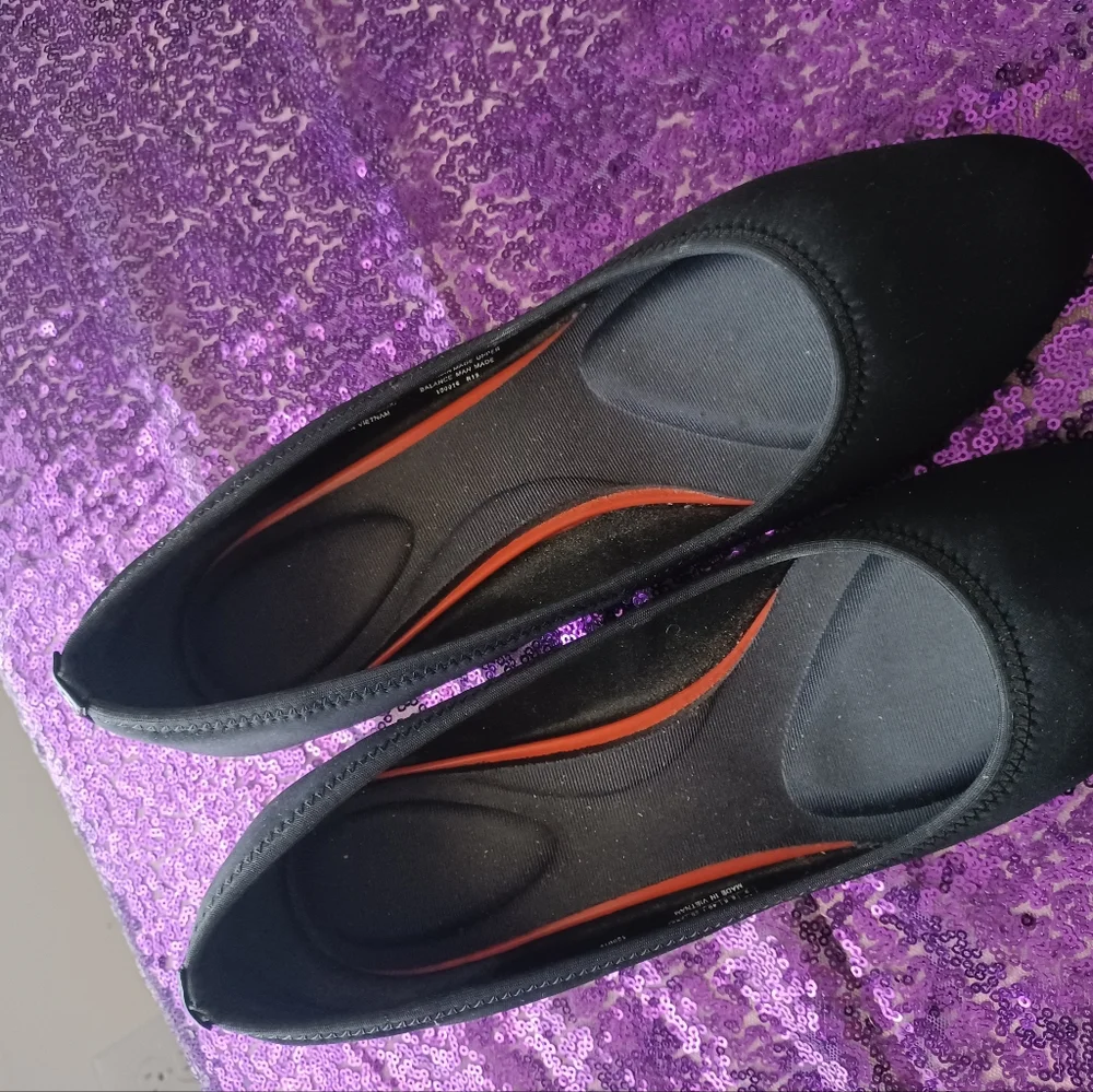 Soft shoes - Picture 1 of 3
